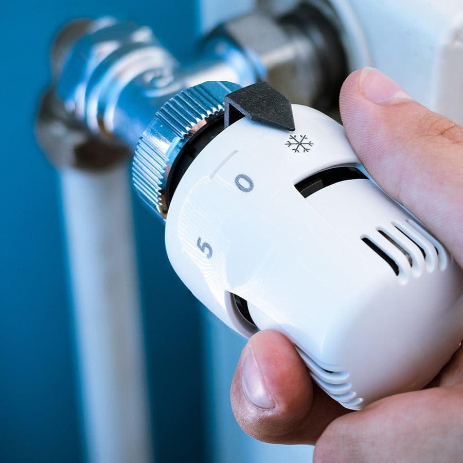 What Are TRVs? Guide to Thermostatic Radiator Valves 1 Thermostatic radiator valves (TRVs)