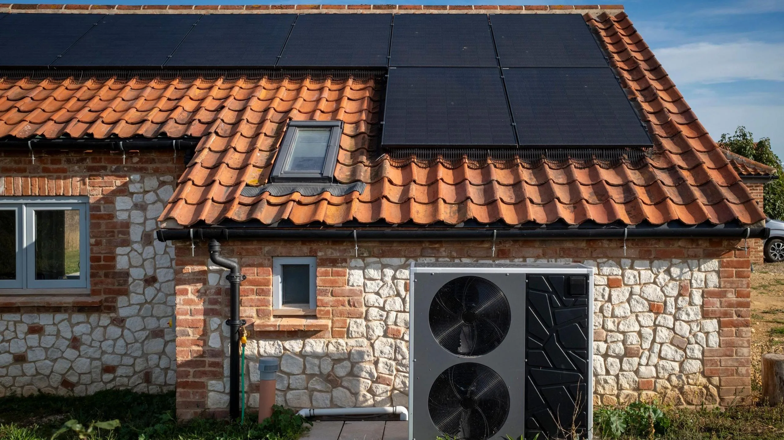 Solar, battery storage and heat pump package in Fife